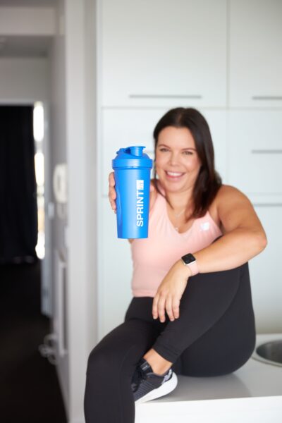 Instagram post on @themoderngirl and images with professional photographer