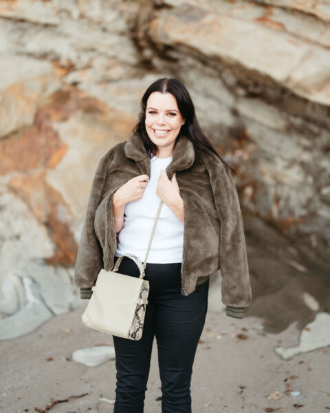 Instagram post on @themoderngirl and images with professional photographer